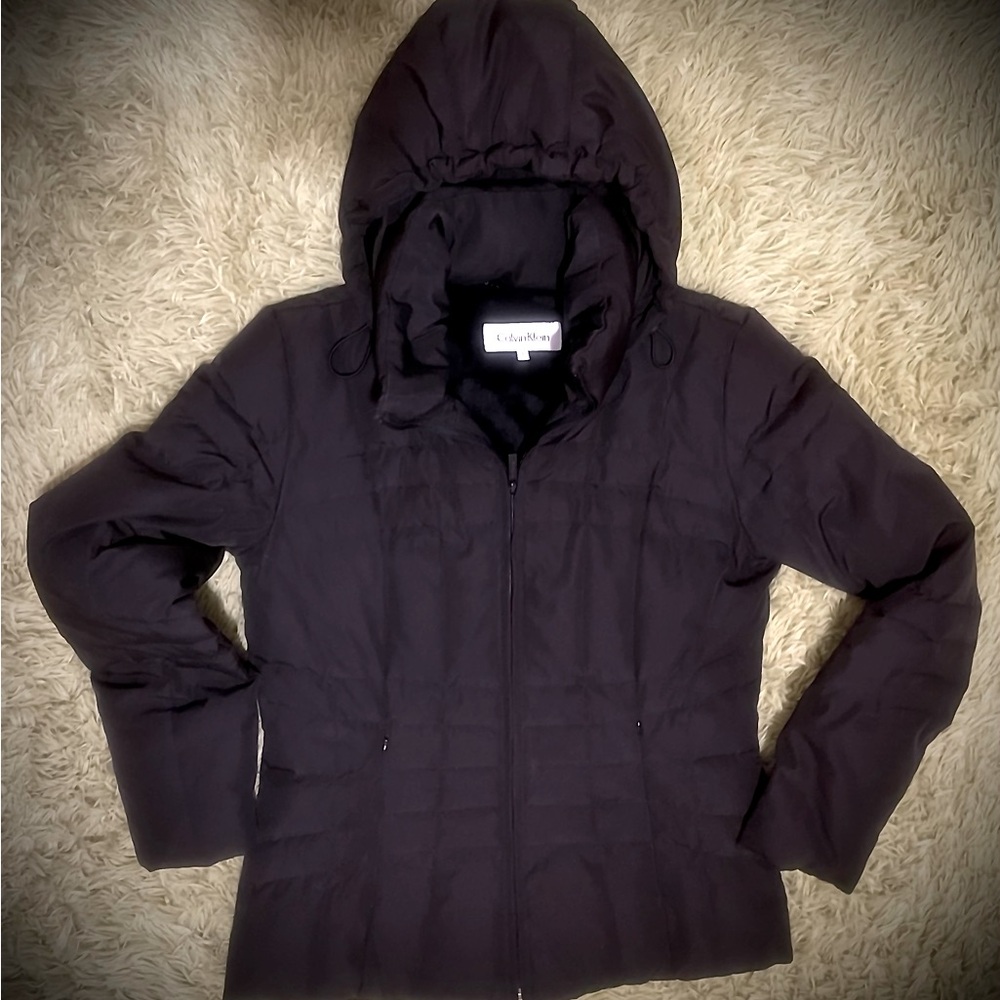 Calvin Klein Women’s hooded down jacket Small. Two outside pockets